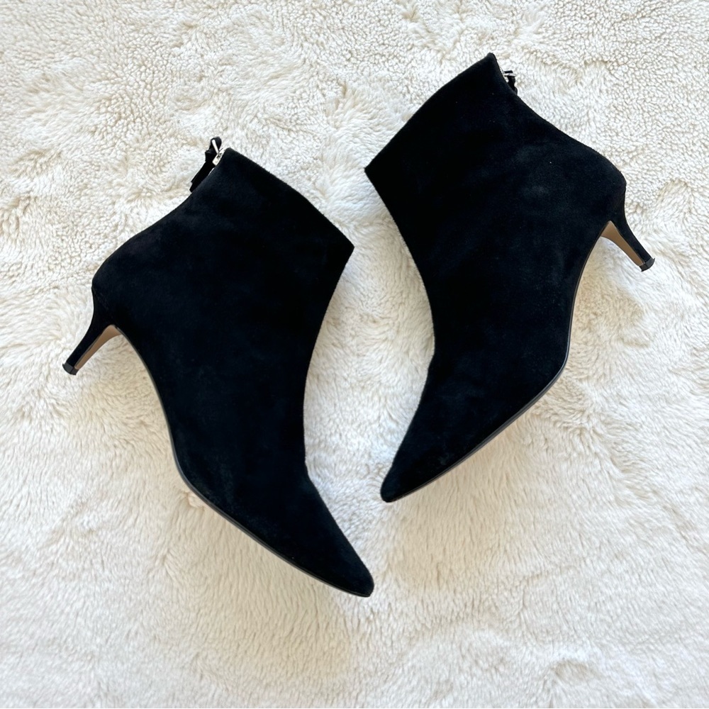 Saks Fifth Avenue suede women boots size 7.5 US